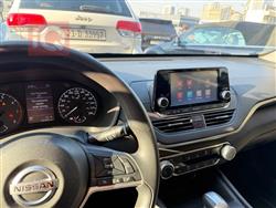 نيسان ألتيما